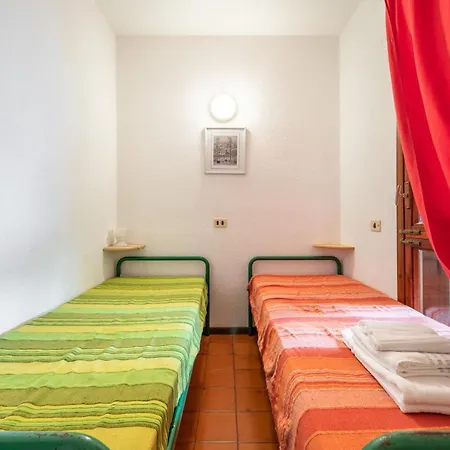 Accu Is Prezzus C Fronte Mare Apartment *