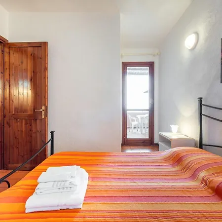 Apartment Accu Is Prezzus C Fronte Mare *