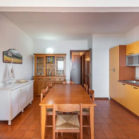 Accu Is Prezzus C Fronte Mare Appartamento *