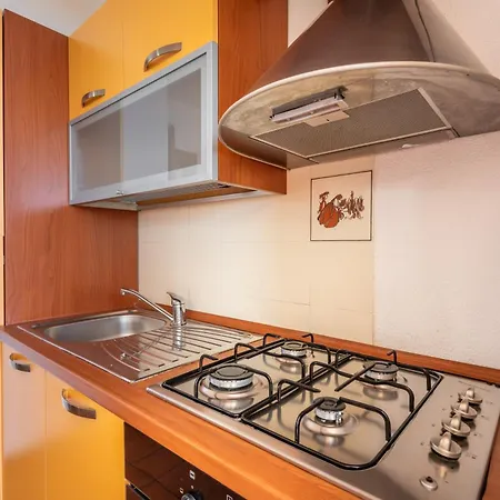 Apartment Accu Is Prezzus C Fronte Mare *