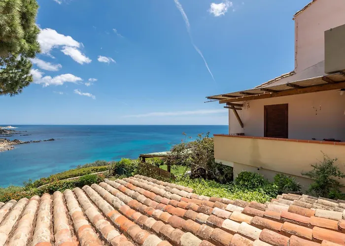 Accu Is Prezzus C Fronte Mare Villasimius