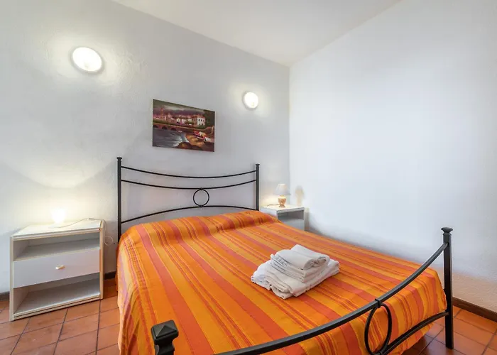 Accu Is Prezzus C Fronte Mare Appartamento *